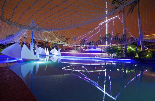 �������V������������