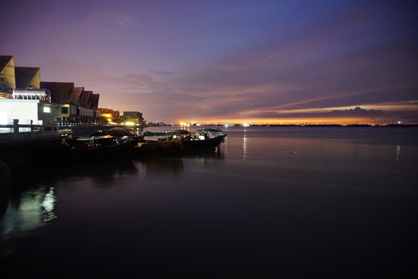 �����������V������������